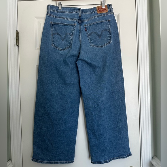 Levi's High-rise Wide Leg Jeans - Size 31 - Picture 5 of 11